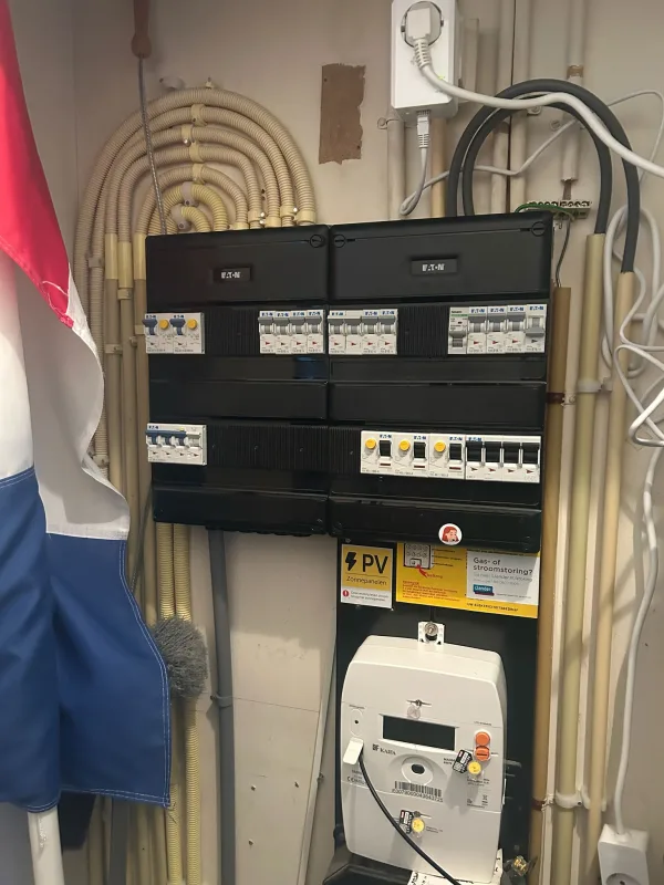 Nieuwe meterkast met Eaton groepenkasten, geïnstalleerd door DV Service